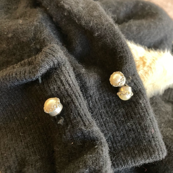 Vintage 1960’s sweater with fur collar & jewel button closures - Picture 7 of 8